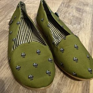 Brand: Loly in the sky.  Owls on shoe